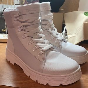 White Dr Martens Combs W